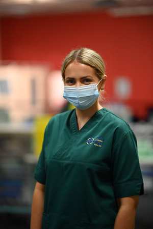 Caitlin_Davies_resized.width-300.jpg